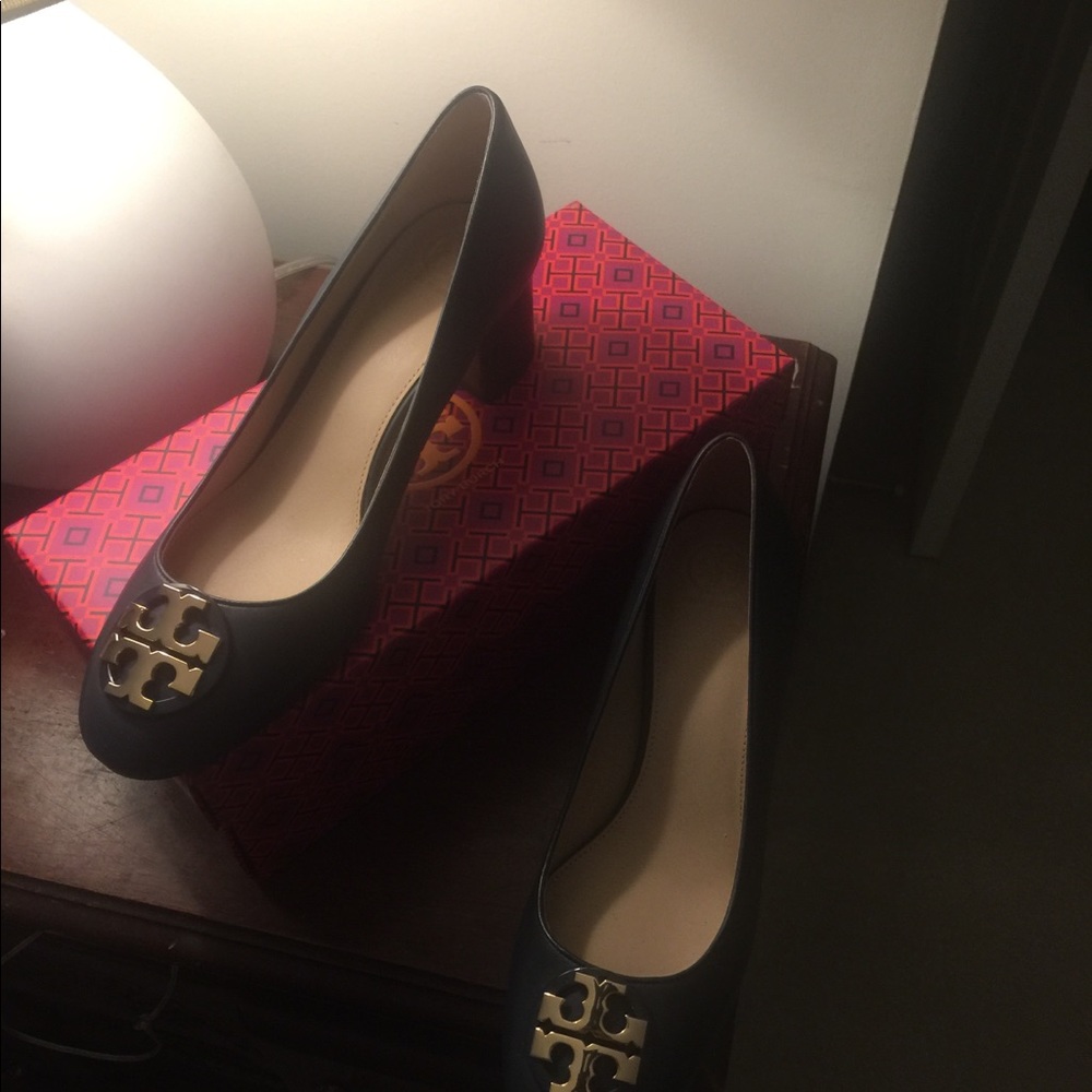 Tory Burch Navy Pumps size 11